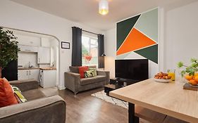 Haw Hill House - Modern 4 Bed